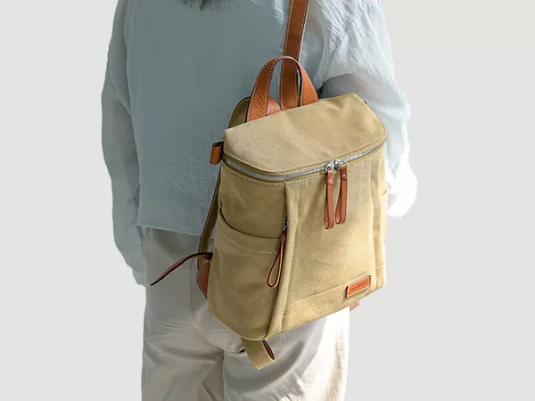 The attitude towards life in a casual bag