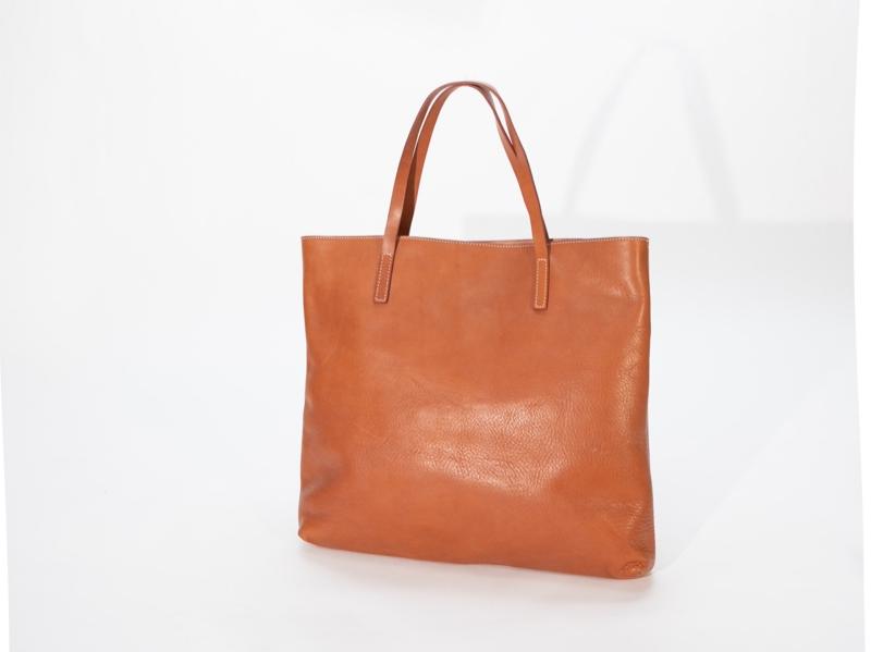 Why Do Vintage Saddle Bags Dominate The 2026 Classic Fashion Trend?