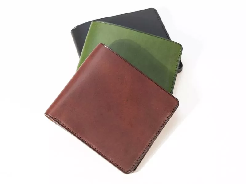 Crafted Vegetable Tanning, Handmade Vegetable-Tanned Leather Wallet with Traces of Time
